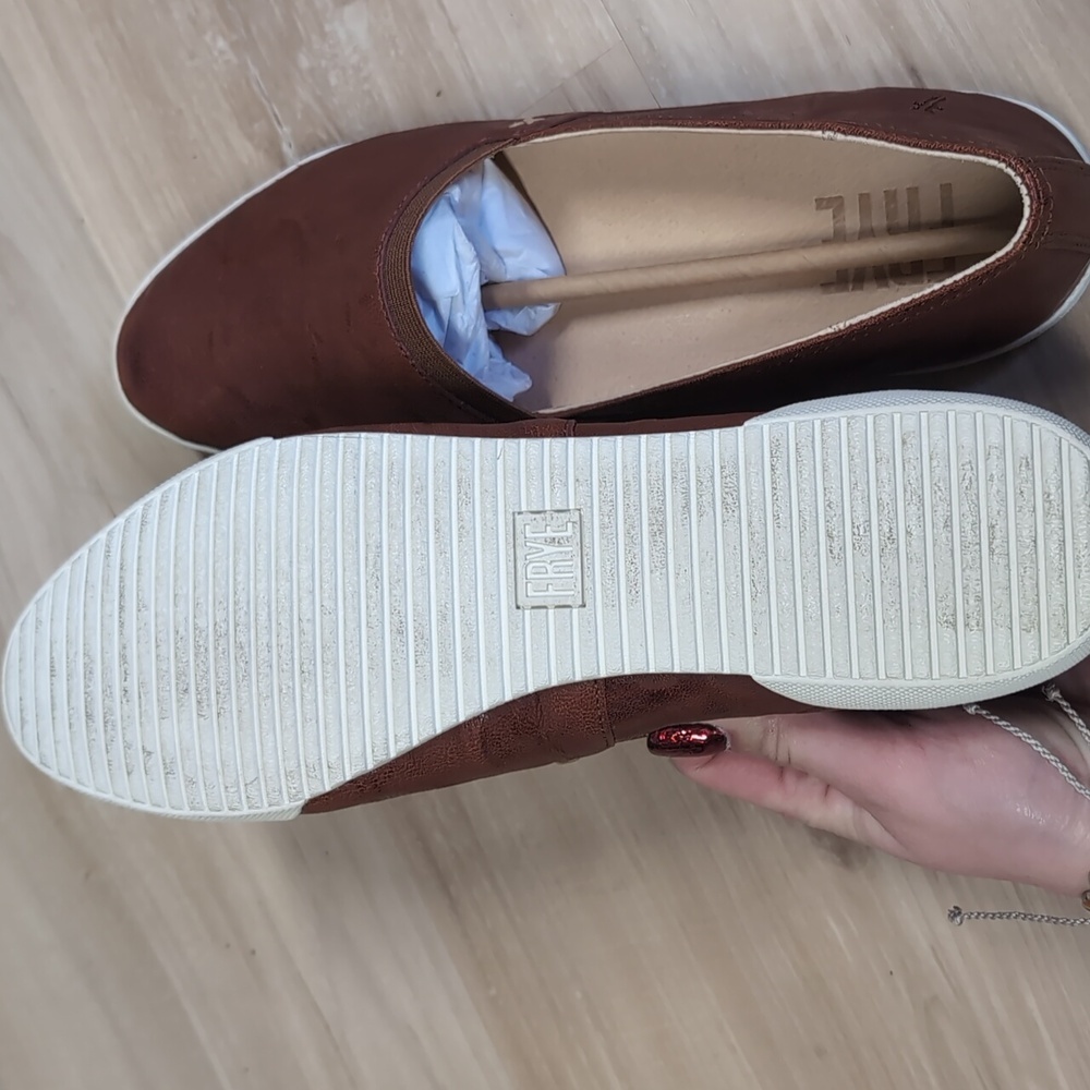 Frye Women's Melanie Slip On shoe - Picture 6 of 10